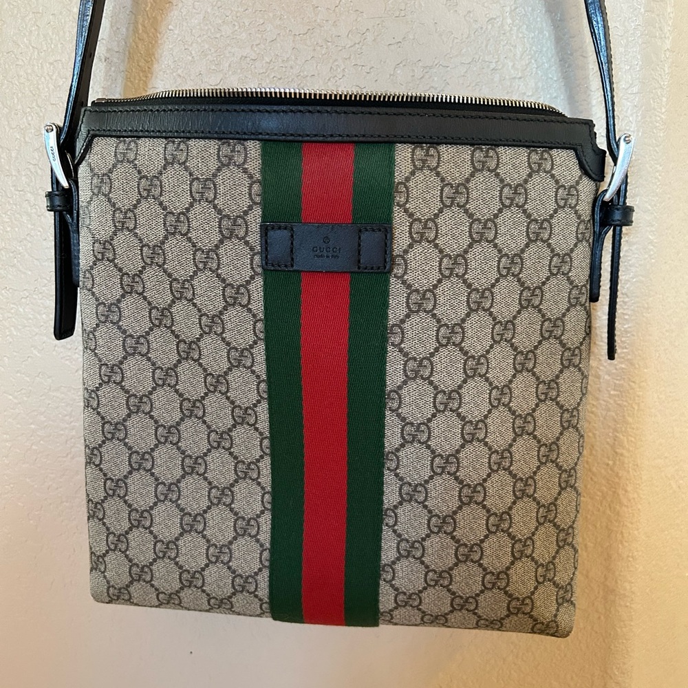 Gucci GG Supreme Messenger Bag